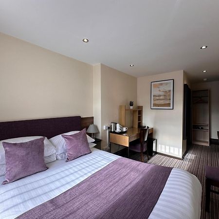 The Bell Guesthouse Питерли Экстерьер фото