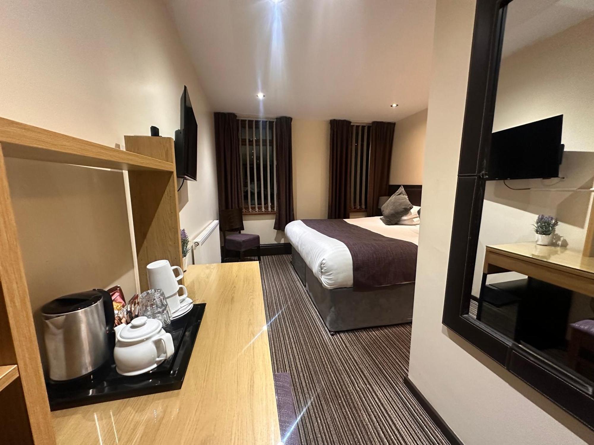 The Bell Guesthouse Питерли Экстерьер фото