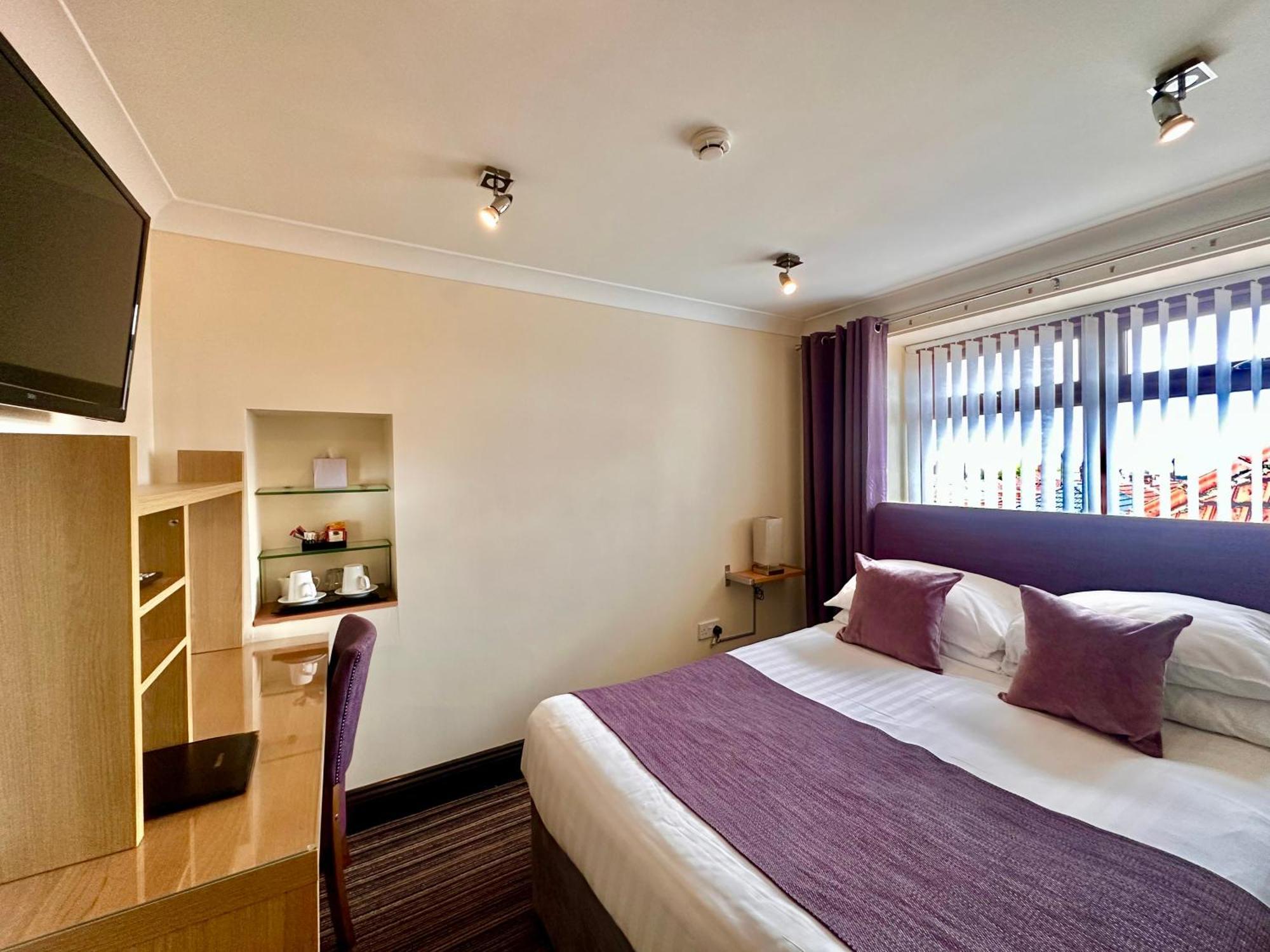 The Bell Guesthouse Питерли Экстерьер фото