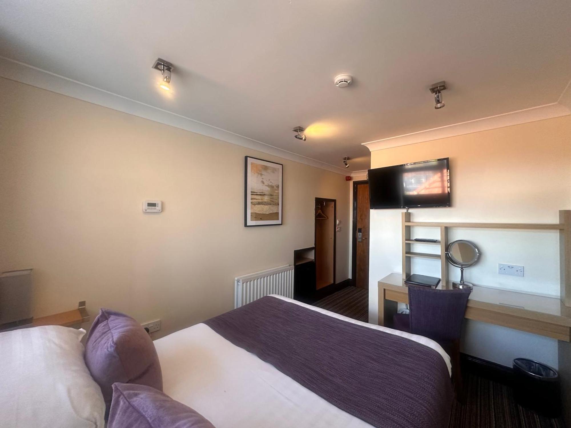 The Bell Guesthouse Питерли Экстерьер фото