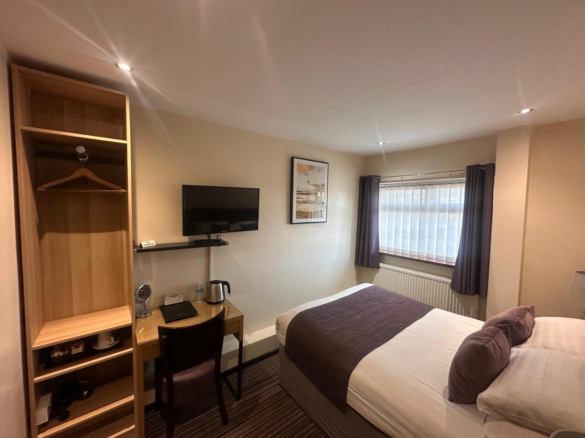 The Bell Guesthouse Питерли Экстерьер фото