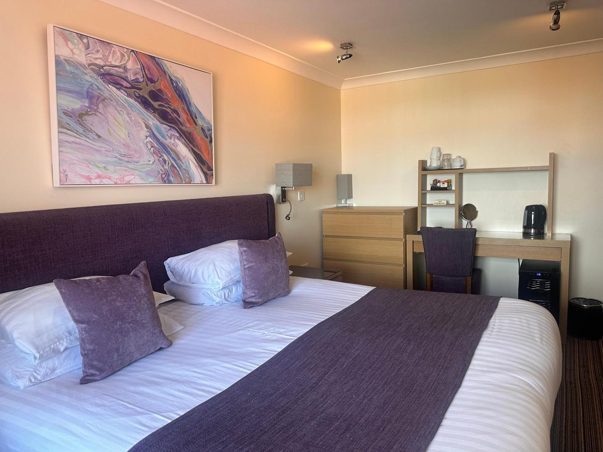 The Bell Guesthouse Питерли Экстерьер фото