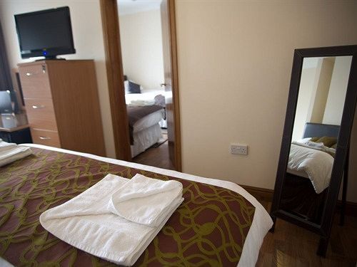 The Bell Guesthouse Питерли Экстерьер фото